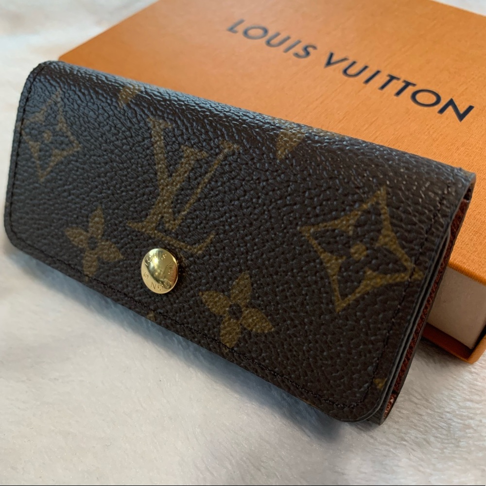 Authentic Louis Vuitton 4 Key Holder Monogram